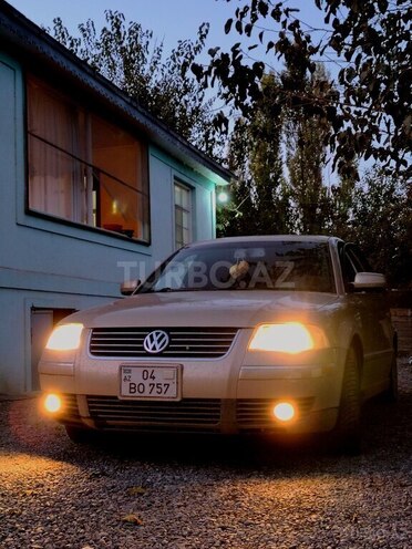 Volkswagen Passat 2001, 209,853 km - 2.8 l - Bərdə