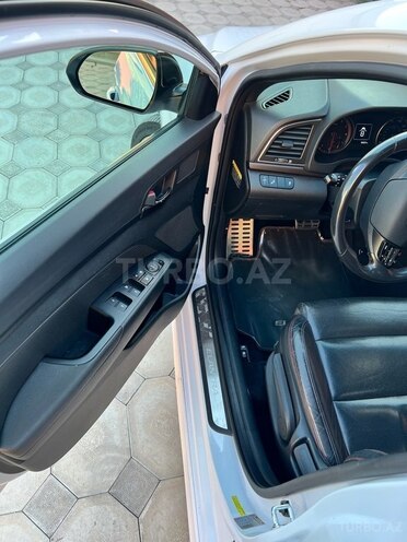 Hyundai Elantra 2018, 60,000 km - 1.6 л - Bakı