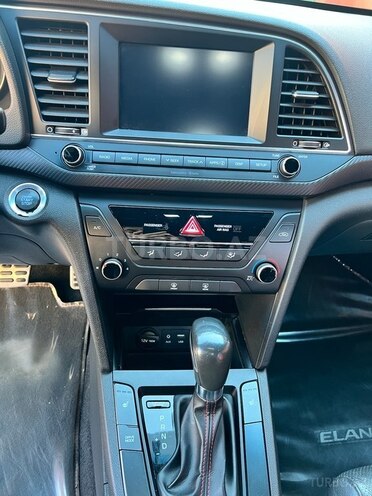 Hyundai Elantra 2018, 60,000 km - 1.6 л - Bakı