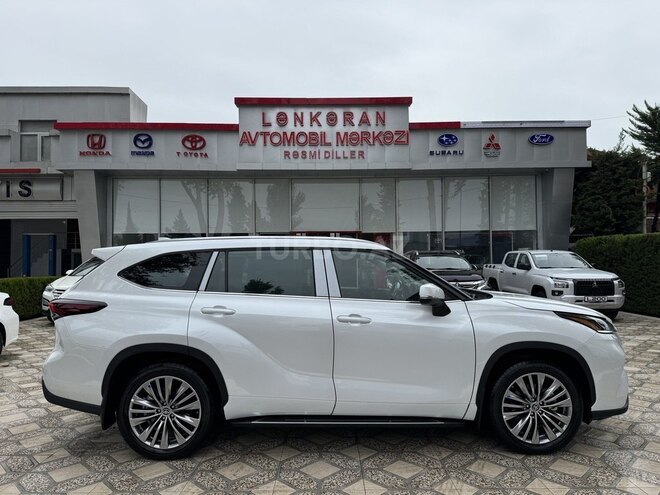 Toyota Highlander-5