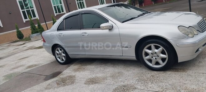 Mercedes C 220 d 2001, 259,000 km - 2.2 l - Masallı
