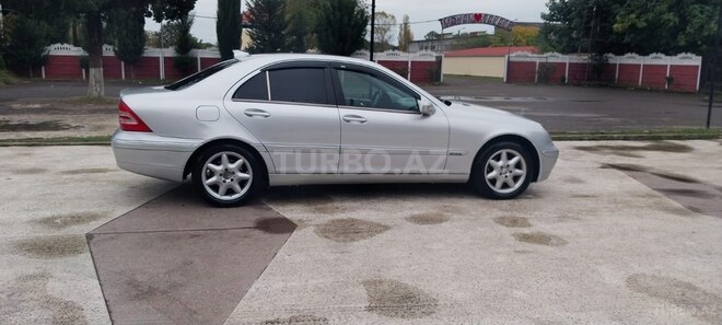 Mercedes C 220 d 2001, 259,000 km - 2.2 l - Masallı
