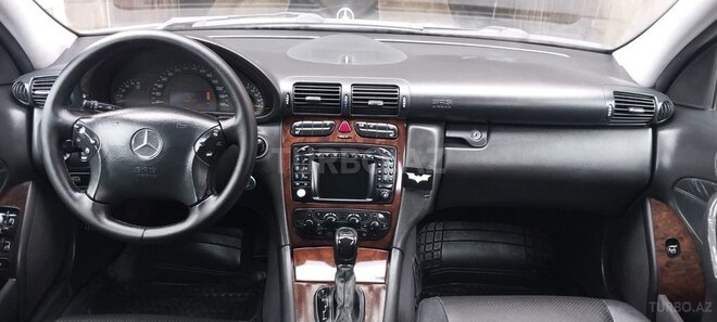 Mercedes C 220 d 2001, 259,000 km - 2.2 l - Masallı