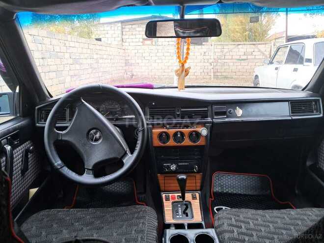 Mercedes 190 1992, 330,000 km - 1.8 l - Füzuli