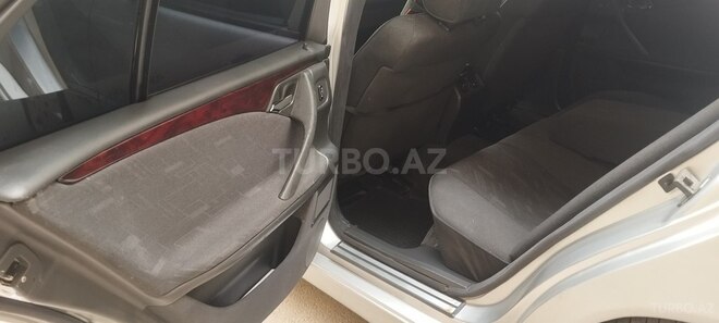 Mercedes E 280 2000, 297,000 km - 2.8 л - Sumqayıt