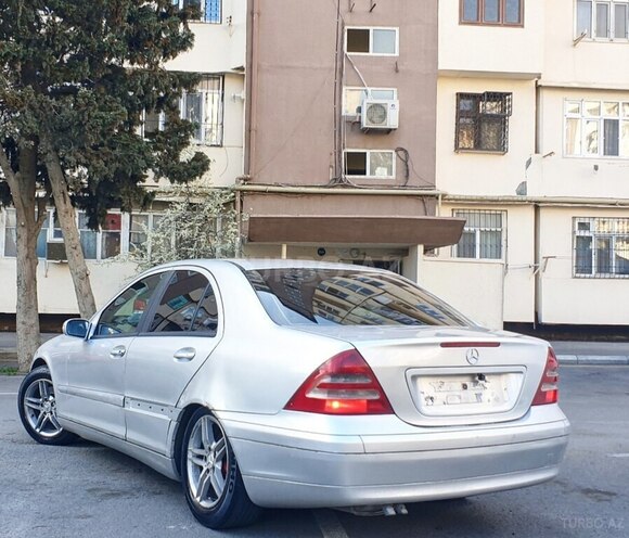 Mercedes C 200 2001, 258,000 km - 2.0 л - Bakı