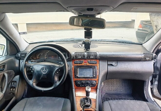 Mercedes C 200 2001, 258,000 km - 2.0 л - Bakı