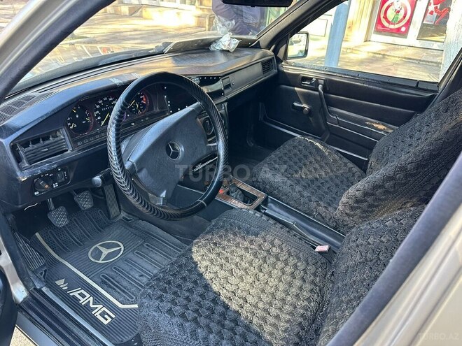 Mercedes 190 1990, 153,000 km - 1.8 л - Qazax