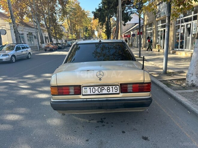 Mercedes 190 1990, 153,000 km - 1.8 л - Qazax