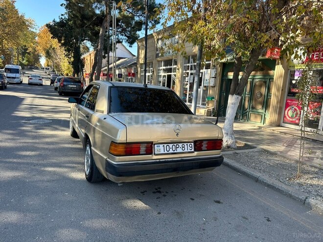 Mercedes 190 1990, 153,000 km - 1.8 л - Qazax