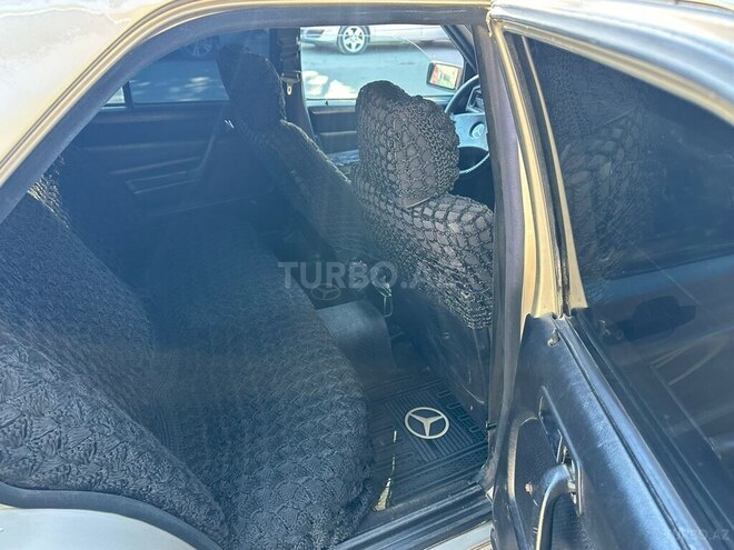 Mercedes 190 1990, 153,000 km - 1.8 л - Qazax
