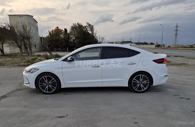 Hyundai Avante 2015, 179,899 km - 1.6 л - Sumqayıt