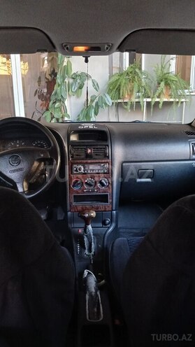 Opel Astra 2000, 120,000 km - 2.0 л - Samux