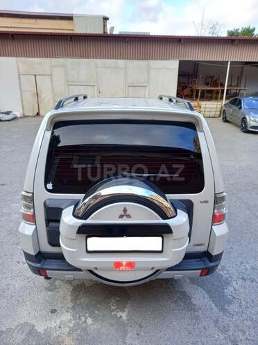 Mitsubishi Pajero 2008, 196,000 km - 3.0 л - Bakı