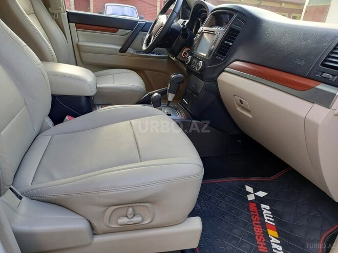 Mitsubishi Pajero 2008, 196,000 km - 3.0 л - Bakı
