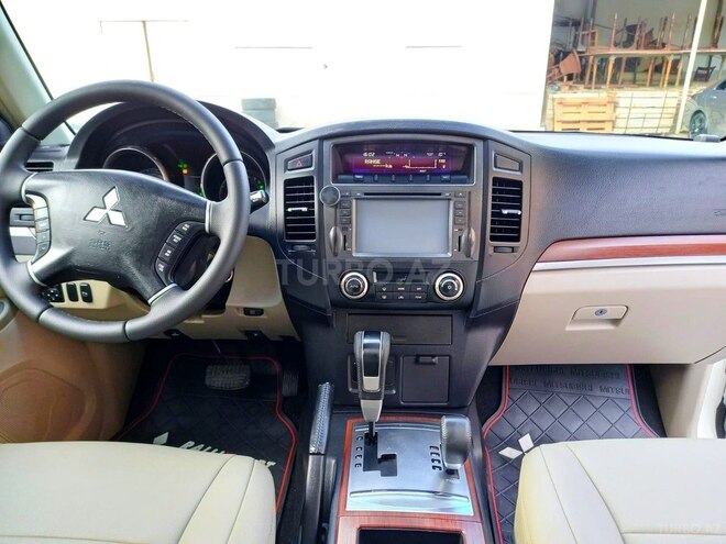 Mitsubishi Pajero 2008, 196,000 km - 3.0 л - Bakı