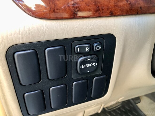 Toyota Land Cruiser Prado-18