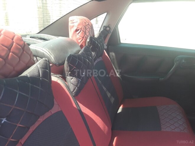 Opel Vectra 1996, 300,000 km - 1.6 l - Xudat