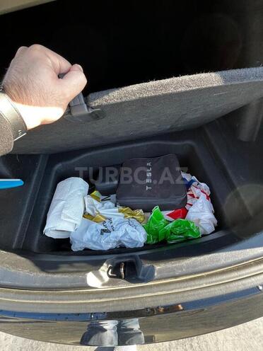 Tesla Model 3-13