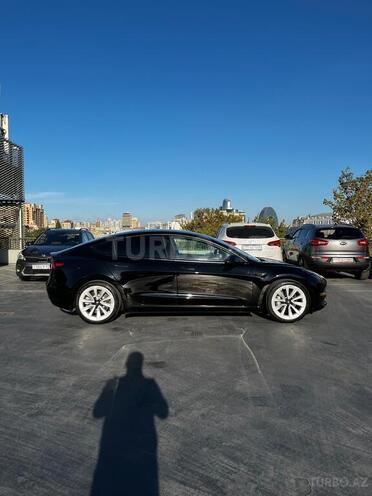 Tesla Model 3-2