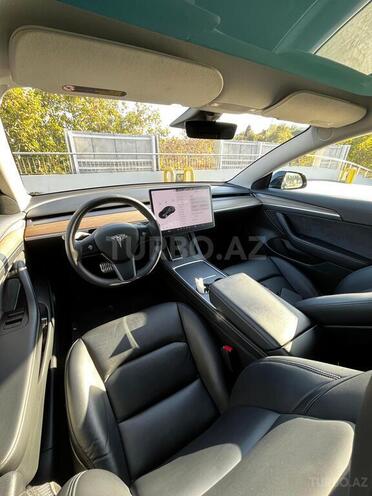 Tesla Model 3-8