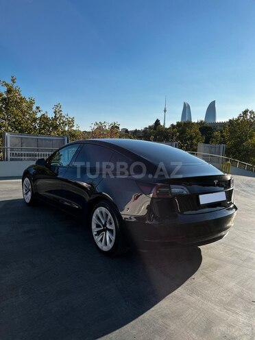 Tesla Model 3-5