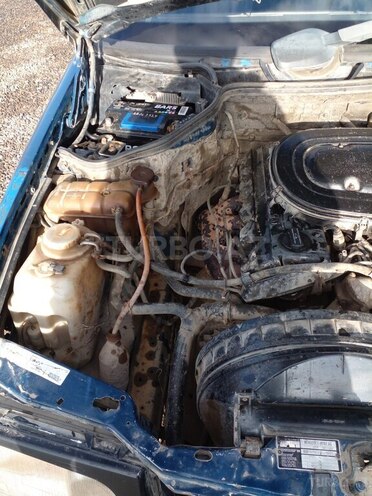 Mercedes E 220 1990, 250,852 km - 2.2 l - Salyan