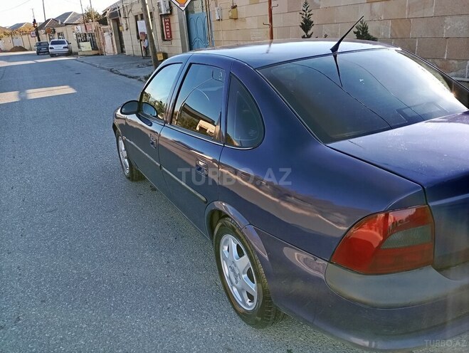 Opel Vectra 1997, 220,000 km - 1.8 l - Sumqayıt