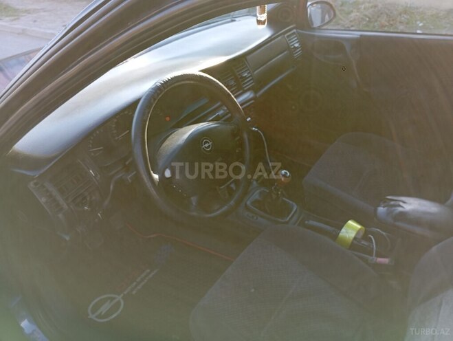 Opel Vectra 1997, 220,000 km - 1.8 l - Sumqayıt