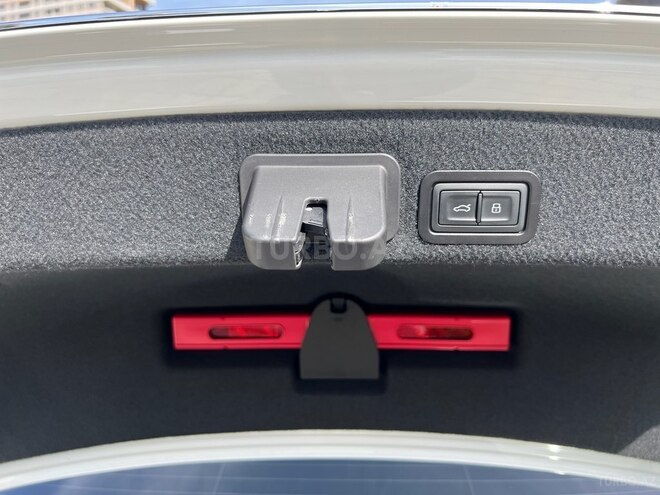 Audi A6-11
