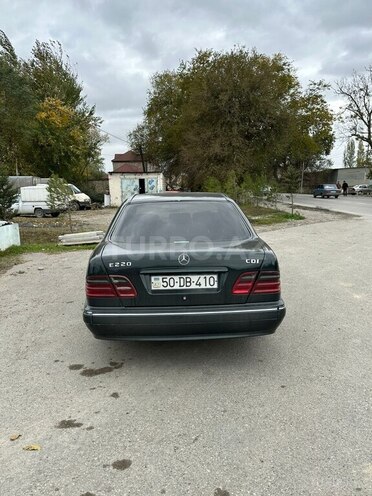 Mercedes E 220 d 2000, 329,784 km - 2.2 l - Xaçmaz