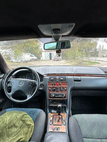 Mercedes E 220 d 2000, 329,784 km - 2.2 l - Xaçmaz