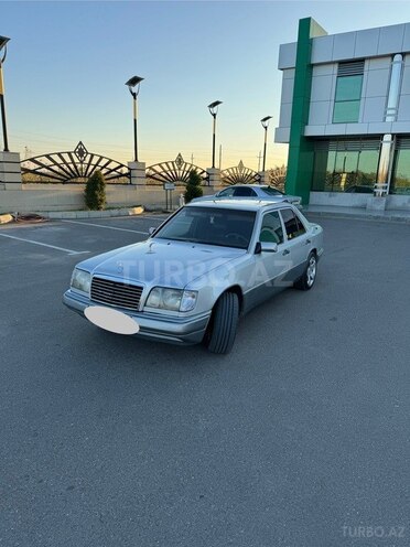 Mercedes E 220 1994, 360,000 km - 2.2 l - Beyləqan