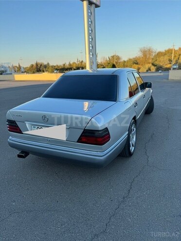 Mercedes E 220 1994, 360,000 km - 2.2 l - Beyləqan