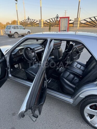 Mercedes E 220 1994, 360,000 km - 2.2 l - Beyləqan