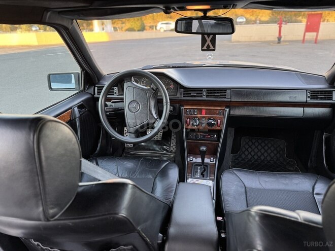 Mercedes E 220 1994, 360,000 km - 2.2 l - Beyləqan