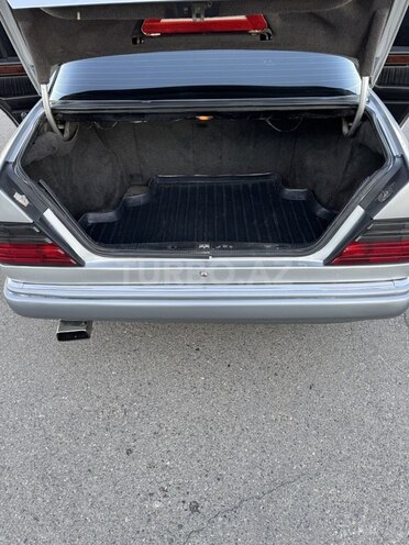 Mercedes E 220 1994, 360,000 km - 2.2 l - Beyləqan