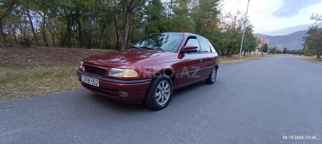 Opel Astra 1995, 298,141 km - 1.6 л - Balakən
