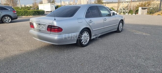 Mercedes E 220 d-21