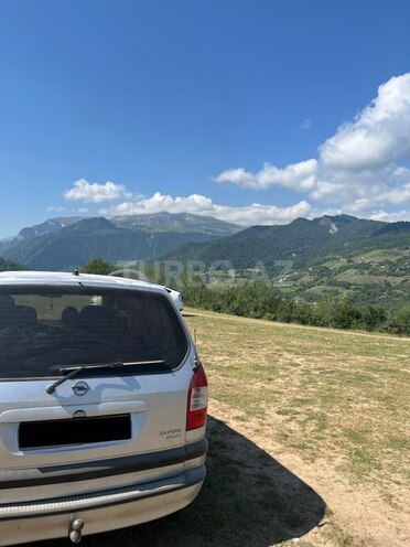 Opel Zafira-5