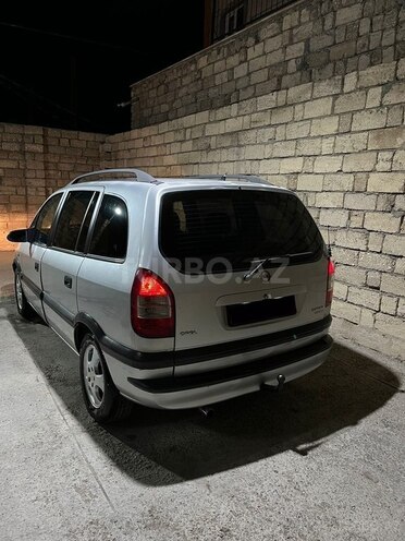 Opel Zafira-6