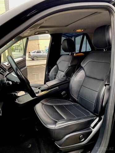 Mercedes ML 300 4MATIC 2014, 165,000 km - 3.5 л - Quba