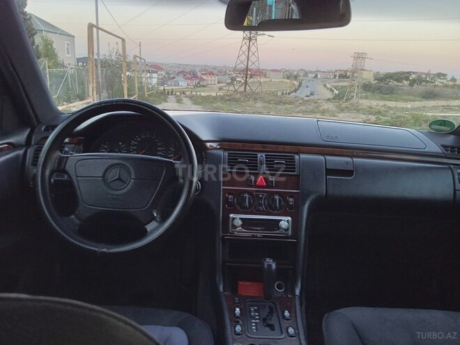 Mercedes E 200 1997, 397,000 km - 2.0 l - Bakı