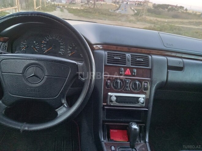 Mercedes E 200 1997, 397,000 km - 2.0 l - Bakı
