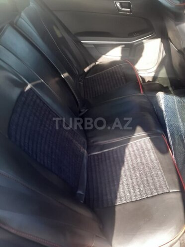 Mercedes E 200 2011, 310,000 km - 1.8 л - Bakı