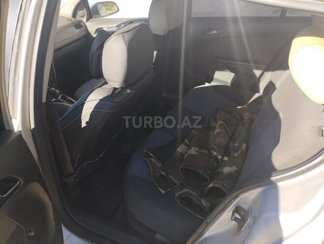 Opel Astra 2007, 240,000 km - 1.3 l - Qusar