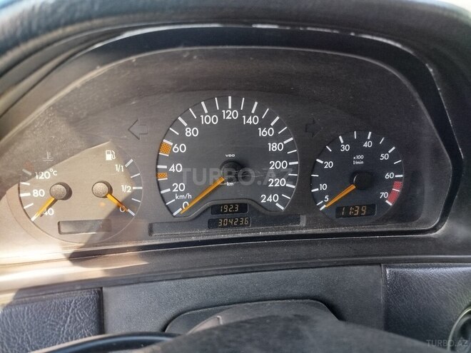 Mercedes E 230 1997, 304,236 km - 2.3 l - Bakı