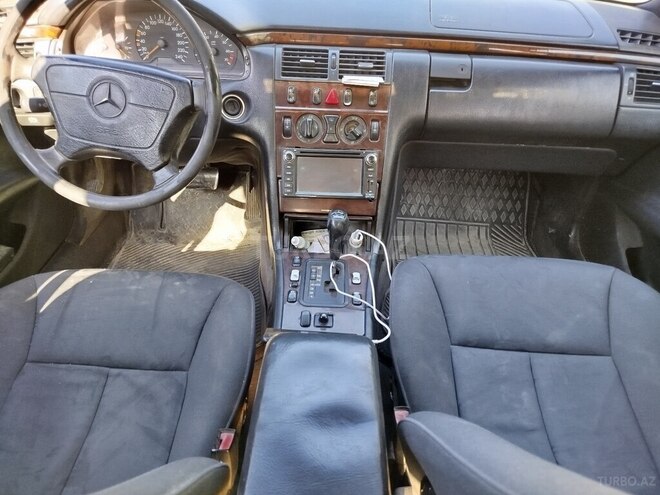Mercedes E 230 1997, 304,236 km - 2.3 l - Bakı