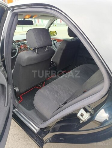 Mercedes E 240 2000, 370,000 km - 2.4 л - Masallı