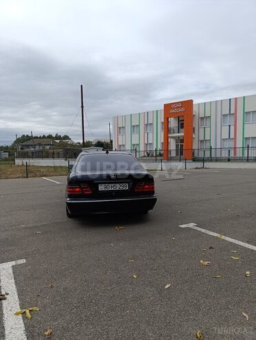 Mercedes E 240 2000, 370,000 km - 2.4 л - Masallı